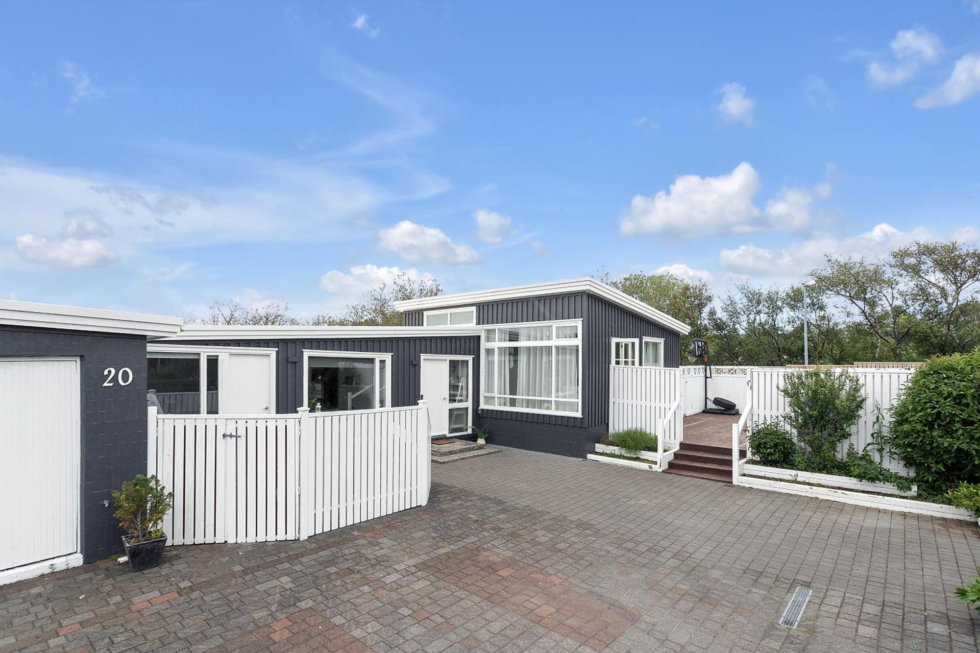 House - Villa With Garden And Hot Tub, 2 Min From Reykjavik Garthabaer Экстерьер фото