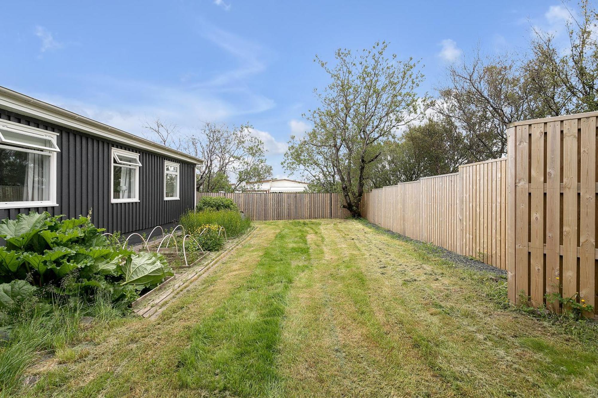 House - Villa With Garden And Hot Tub, 2 Min From Reykjavik Garthabaer Экстерьер фото