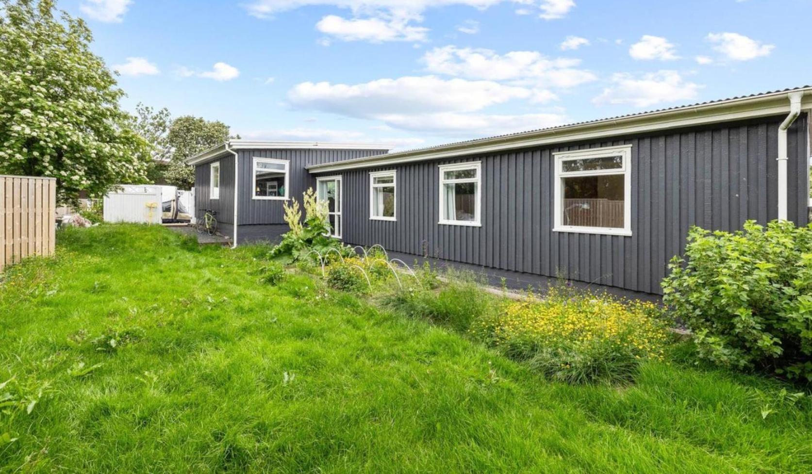 House - Villa With Garden And Hot Tub, 2 Min From Reykjavik Garthabaer Экстерьер фото